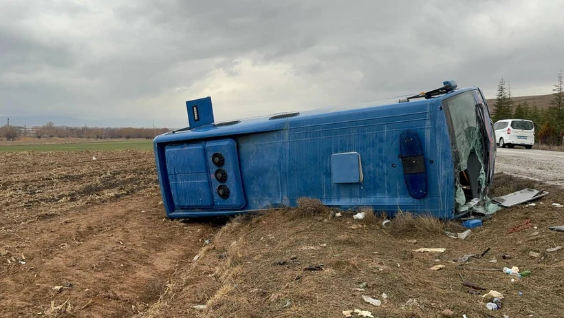 Afyonkarahisar’da Cezaevi Aracı Şarampole Devrildi: 14 Yaralı
