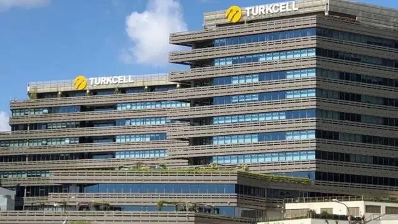 Turkcell'den Büyük Hamle! 2025'te Teknoloji Finans ve Yeşil Enerjiye Dev Yatırım!