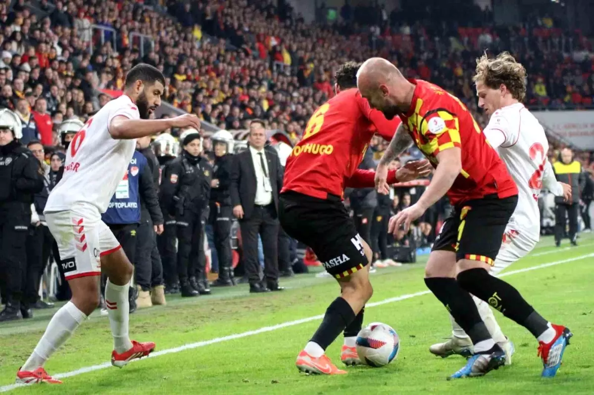Göztepe’de Büyük Hayal Kırıklığı! Samsunspor Geri Döndü, Maç 2-2 Bitti