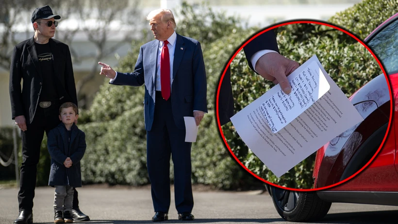 Trump, Tesla Satın Aldığını Açıkladı! Elindeki Kağıtta Ne Yazdığı Olay Oldu
