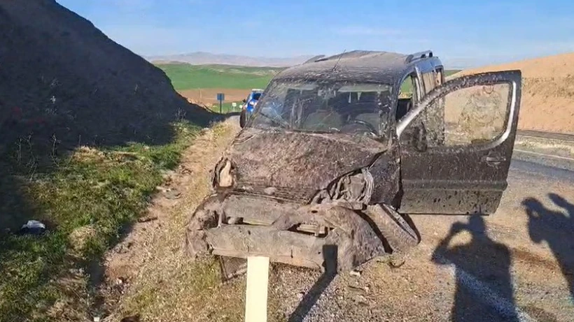 Diyarbakır Silvan’da Kamyonet Takla Attı! 2 Kişi Yaralandı