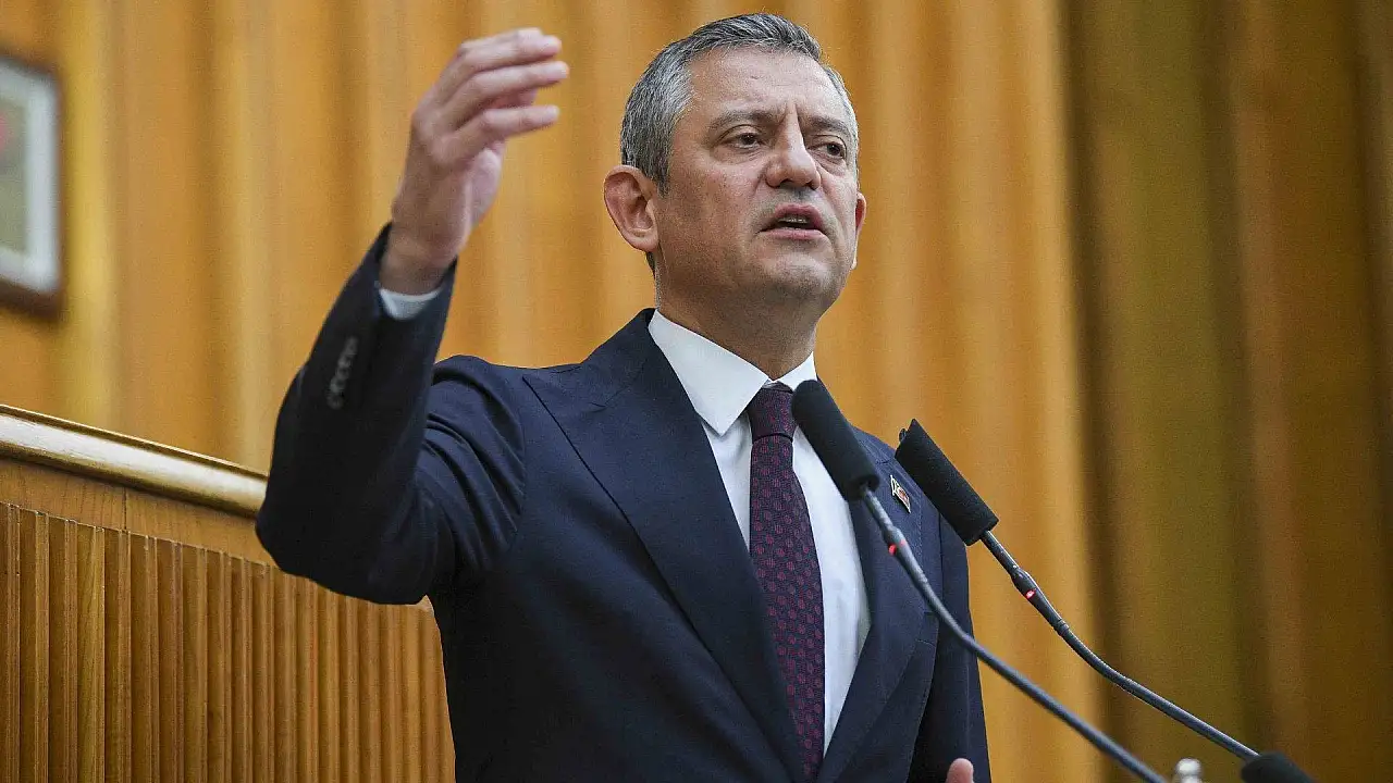 Özgür Özel'den Sert Mesaj: 'İBB Operasyonu Hukuki Değil, Siyasi'