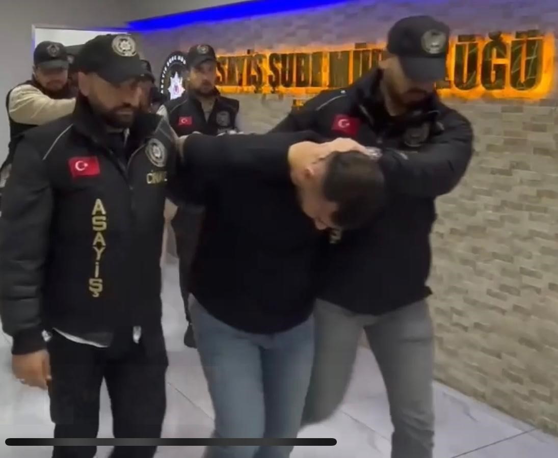 İzmir Kemalpaşa’da Silahlı Kavga: 25 Yaşındaki Genç Hayatını Kaybetti, 2 Tutuklama