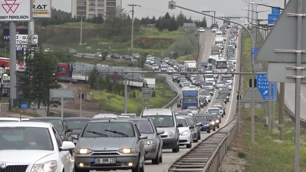 43 İlin Geçiş Noktasında Yoğunluk: Kırıkkale’de Bayram Tatilinde 815 Bin Araç Geçti