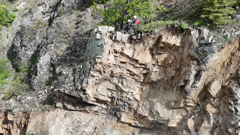 Gümüşhane-Giresun Yolunda Heyelan Alarmı: Ekipler Seferber Oldu