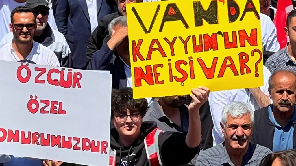 CHP lideri Özgür Özel Van mitinginde konuştu: 