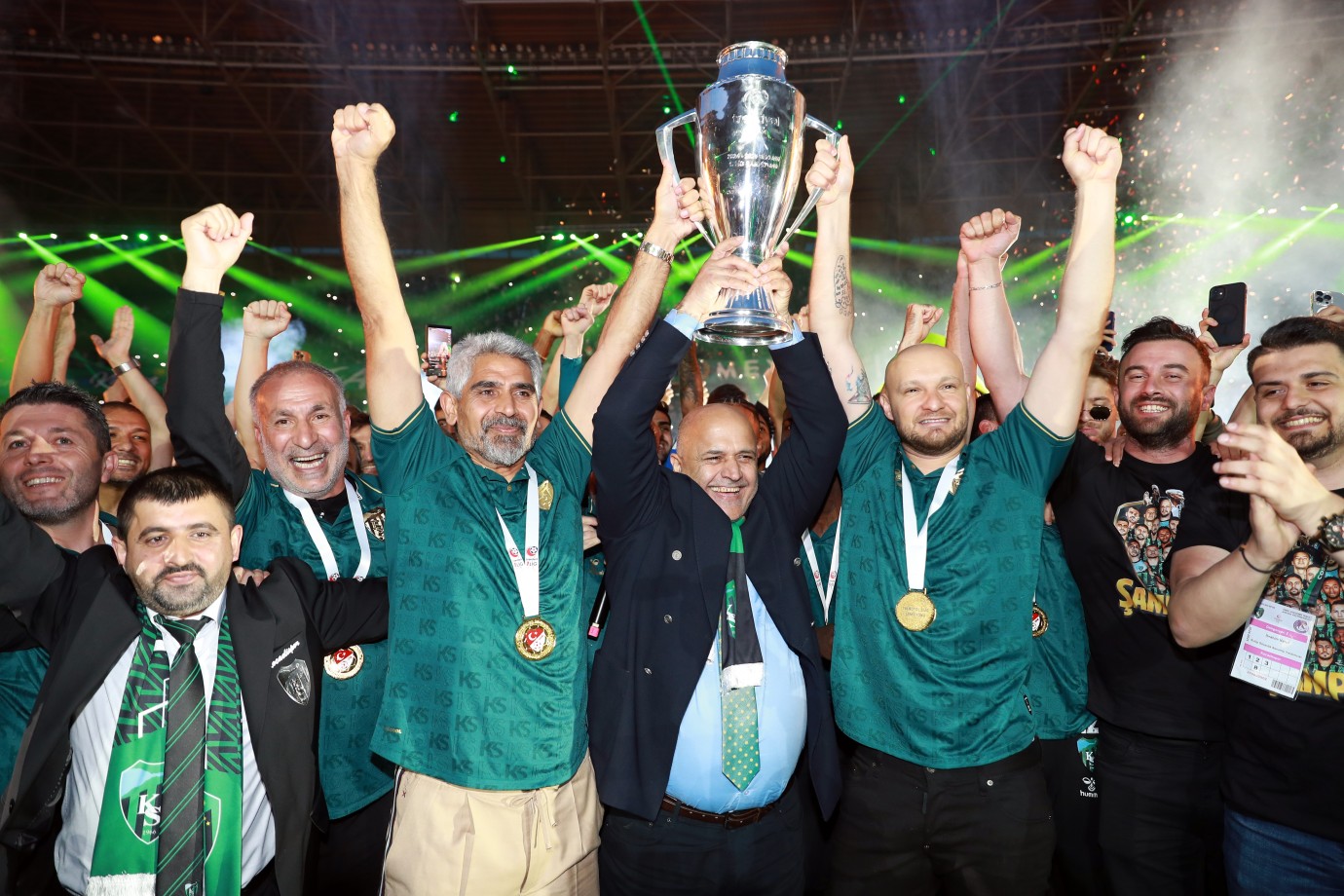 Kocaelispor 1. Lig’i Zirvede Tamamladı: Süper Lig’e 21 Galibiyetle Döndü