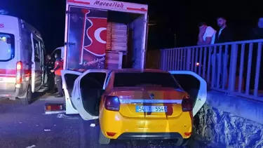 Sakarya Pamukova’da Feci Kaza: Taksi Kamyonete Çarptı, 1 Kişi Hayatını Kaybetti