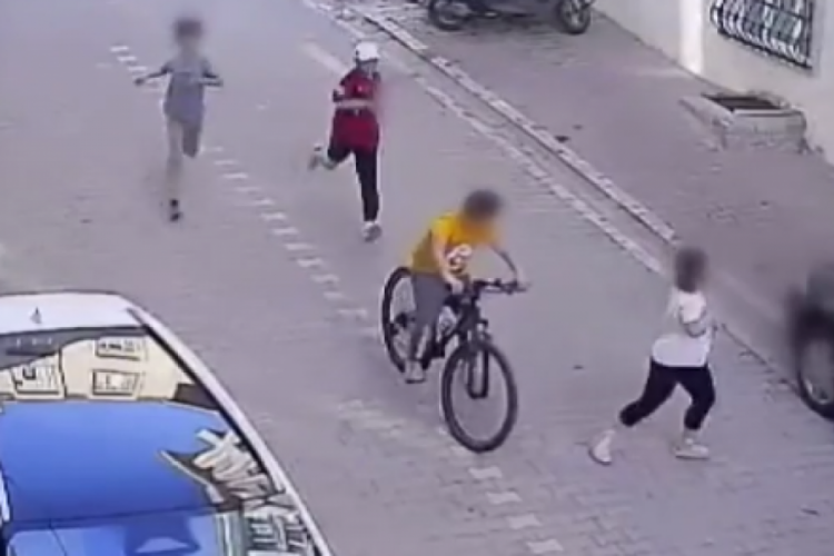 Esenyurt’ta Bisikletle Dolaşırken Kazaya Karıştı: Küçük Çocuk Yaralandı