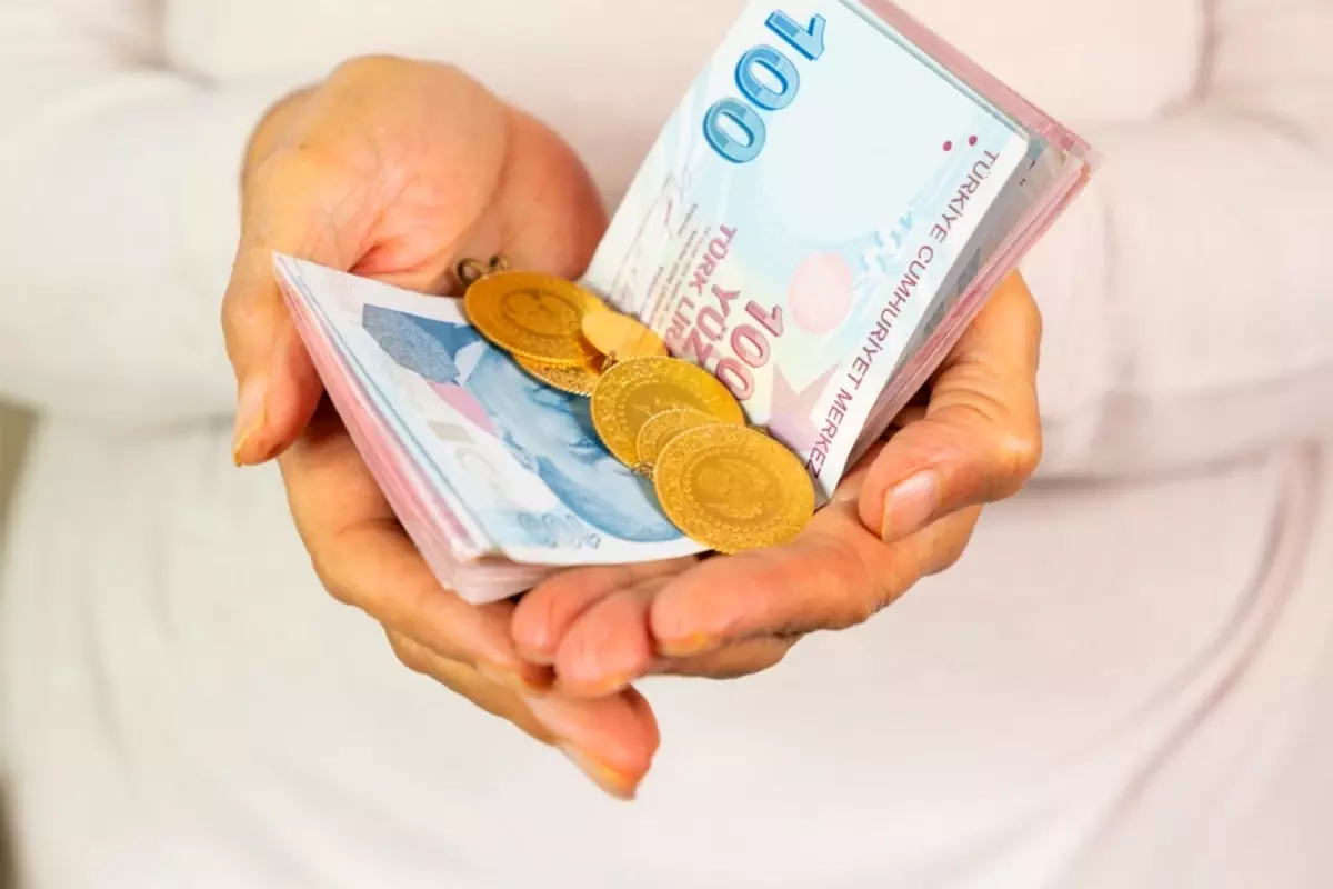 Altın Fiyatları İki Haftanın Zirvesinde: Güvenli Limana Talep Artıyor