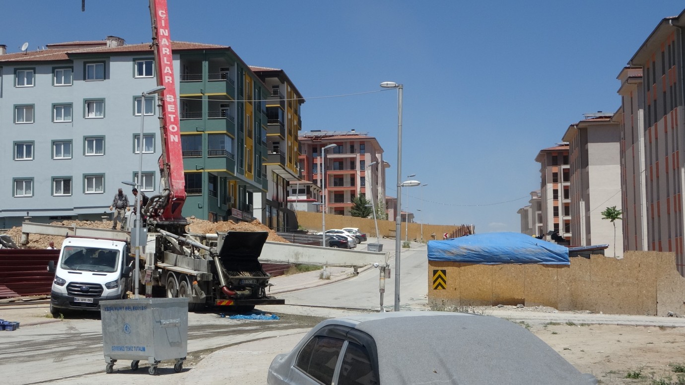 Malatya’da İnşaat Çukuruna Düşen İşçi Yaralandı