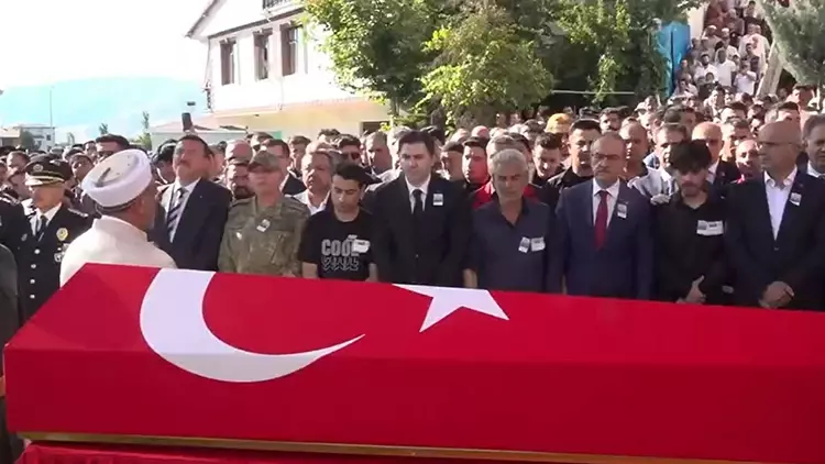 Pençe-Kilit Harekâtı'nda Şehit Olan 12 Asker İçin Türkiye Genelinde Törenler Düzenlendi