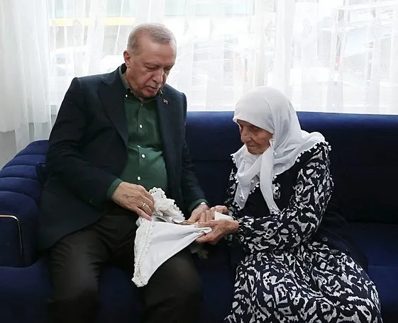 Cumhurbaşkanı Erdoğan'dan 99 Yaşındaki Şehit Annesine Ziyaret: “Bu Parayı Filistinli Çocuklara Gönderin”