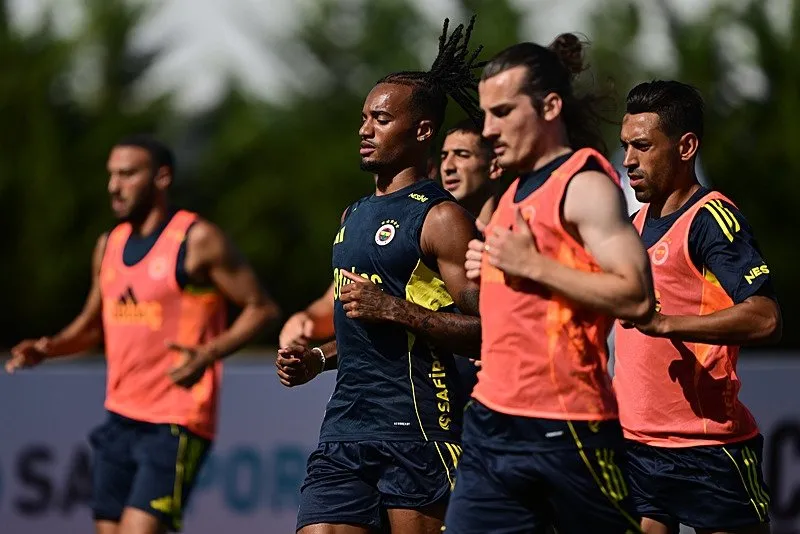 Fenerbahçe'den Hakan Çalhanoğlu Hamlesi: Mourinho'nun Planı Hazır