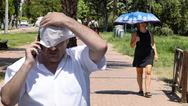 Antalya’da 95 Yılın Sıcaklık Rekoru Kırıldı: Termometreler 46,1 Dereceyi Gördü
