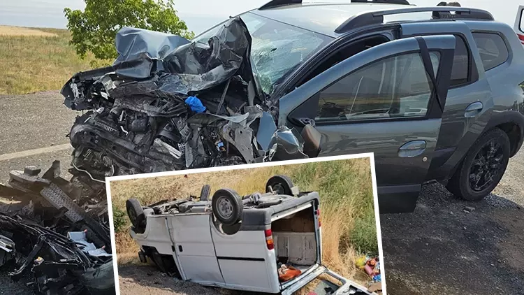 Van Muradiye’de Minibüs ile Otomobil Çarpıştı: 11 Kişi Yaralandı