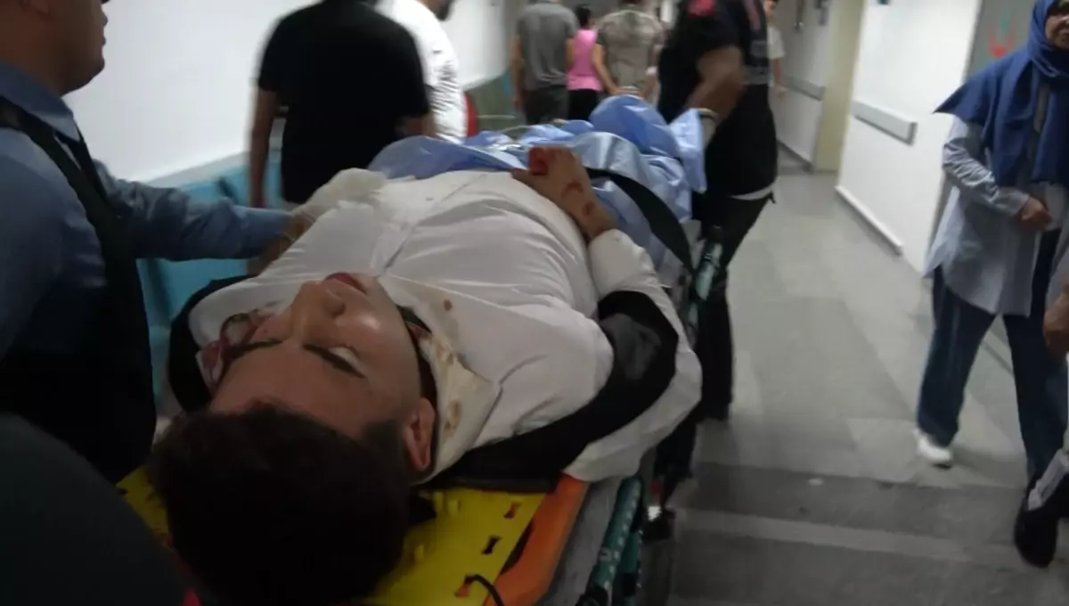Aksaray'da Lokantada Silahlı ve Bıçaklı Saldırı: Eski Sevgilisini Vurdu, 3 Kişiyi Daha Yaraladı