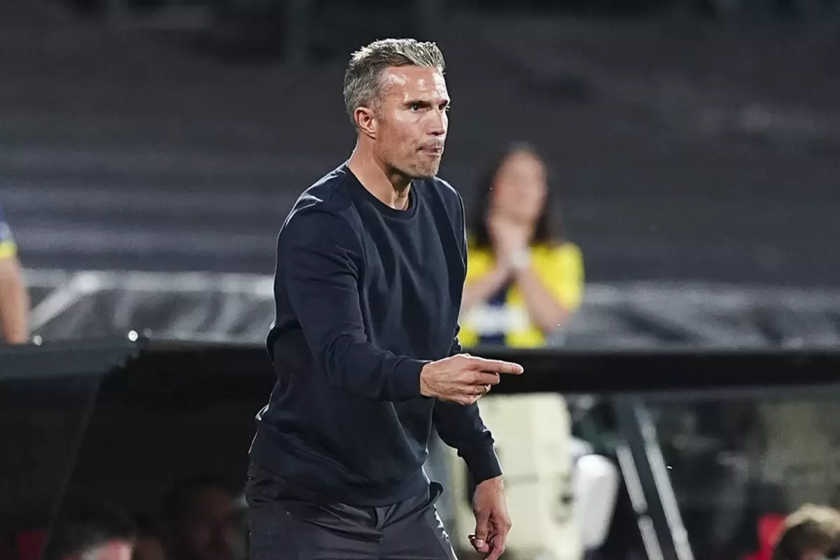 Robin van Persie'den Mourinho’ya Yanıt: “Kadıköy Cehennemse, Biz de Hazırlanırız”