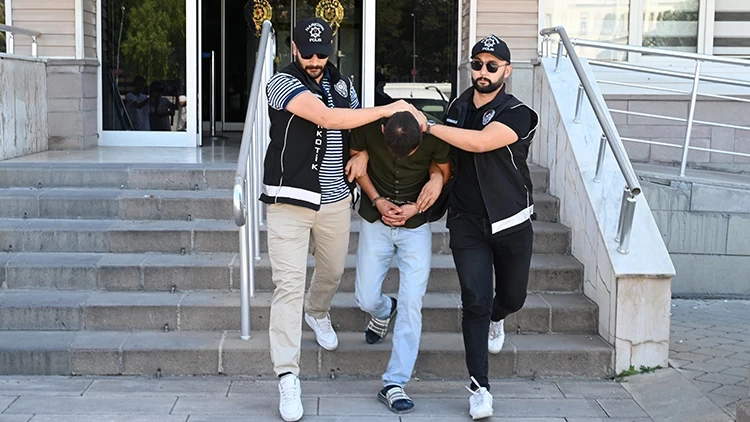 Kırıkkale’de Hastane Çalışanı, 8 Akrabasına Yeşil Reçeteli İlaç Yazdı