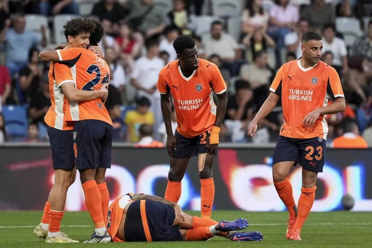 Başakşehir, UEFA Konferans Ligi'nde Play-Off Turuna Yükseldi