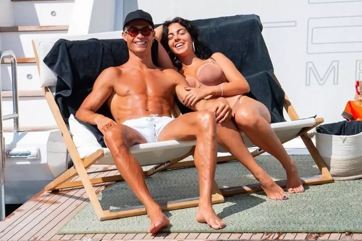 Ronaldo'dan Georgina'ya 4.3 Milyon Euroluk Yüzük Sürprizi