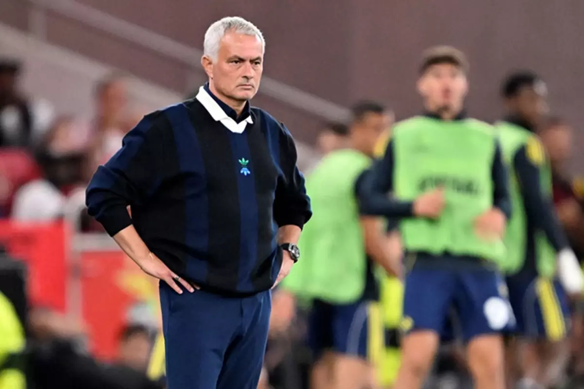 Jose Mourinho: Daha Güçlü Takıma Kaybettik, Benfica Hak Etti