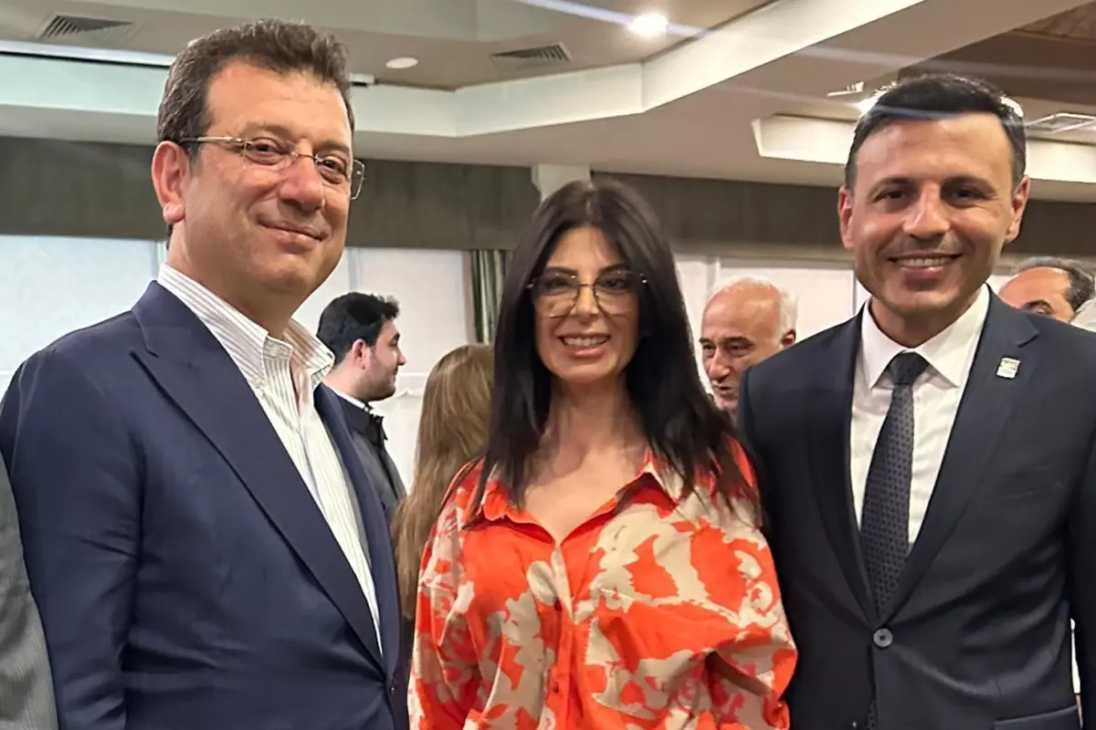 İşte CHP'yi Karıştıran O Delege: İmamoğlu Ve Çelik'le Yan Yana Fotoğrafı Var