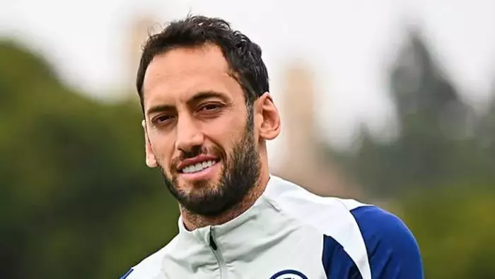 Galatasaray Hakan Çalhanoğlu İçin Şartları Zorluyor
