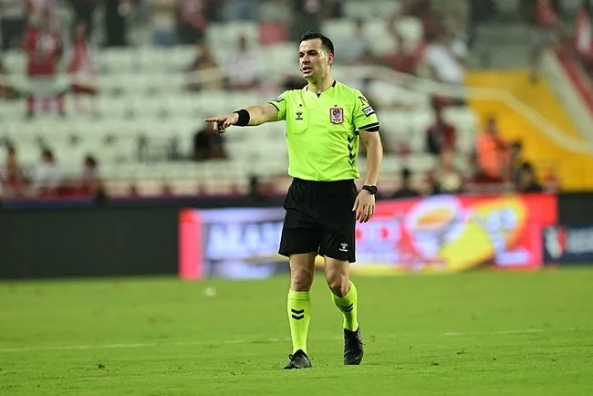 Fenerbahçe, Alanyaspor'u Konuk Ediyor: Erteleme Maçında Hangi Oyuncular Yok?