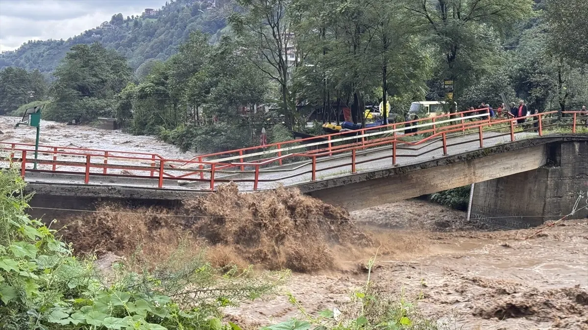 Rize Ayder Yaylası Sel ve Heyelan Nedeniyle Ulaşıma Kapandı