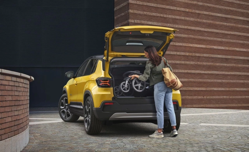 Jeep Avenger Fiyatları Eylül 2025'te Dibe Vurdu: Doblo Fiyatına SUV Fırsatı