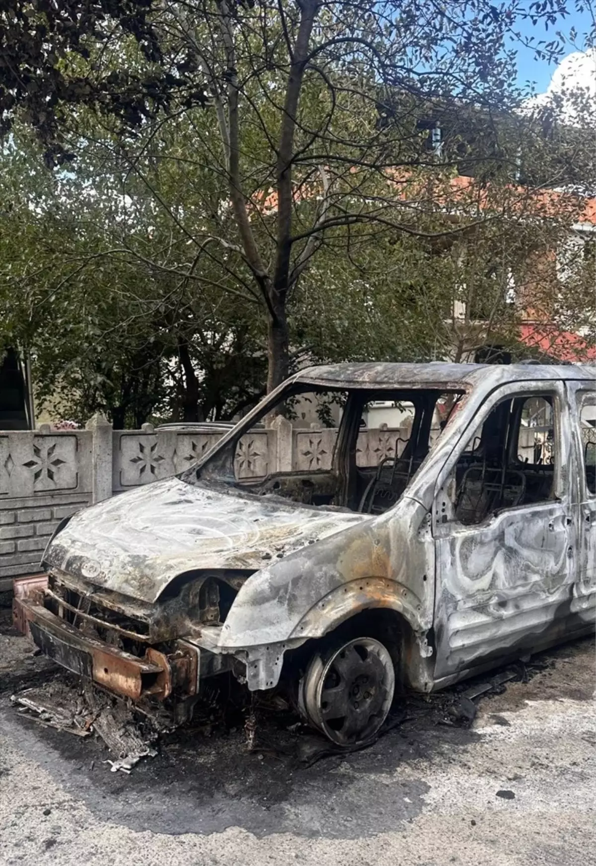 Samsun’da Şehit Babasının Aracı Kundaklandı