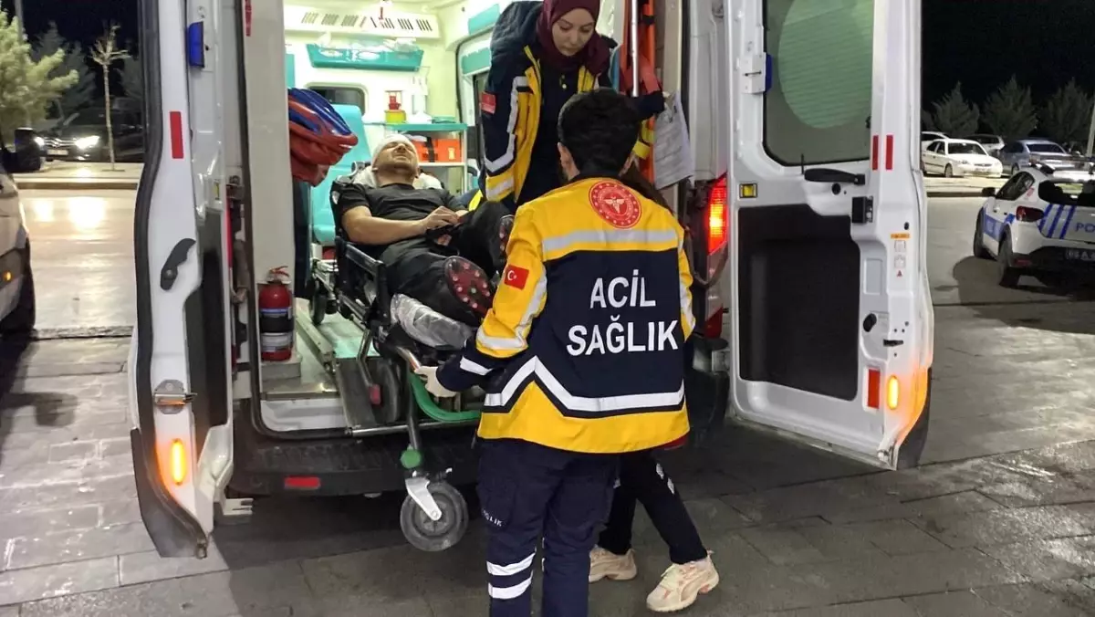 Aksaray'Da Halı Saha Kavgası: 7  Kişi Yaralandı