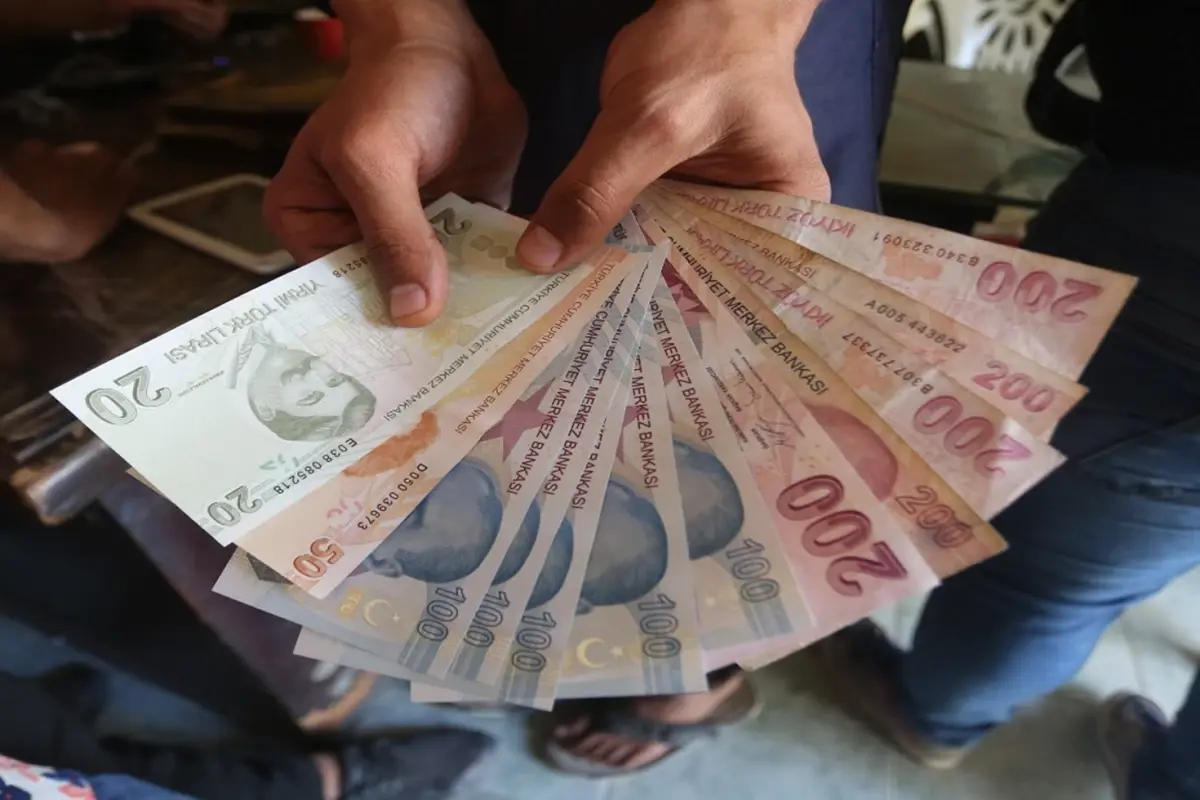 Asgari Ücrette Gözler Yarınki Kritik Toplantıda: Bankalardan Yeni Tahmin Geldi