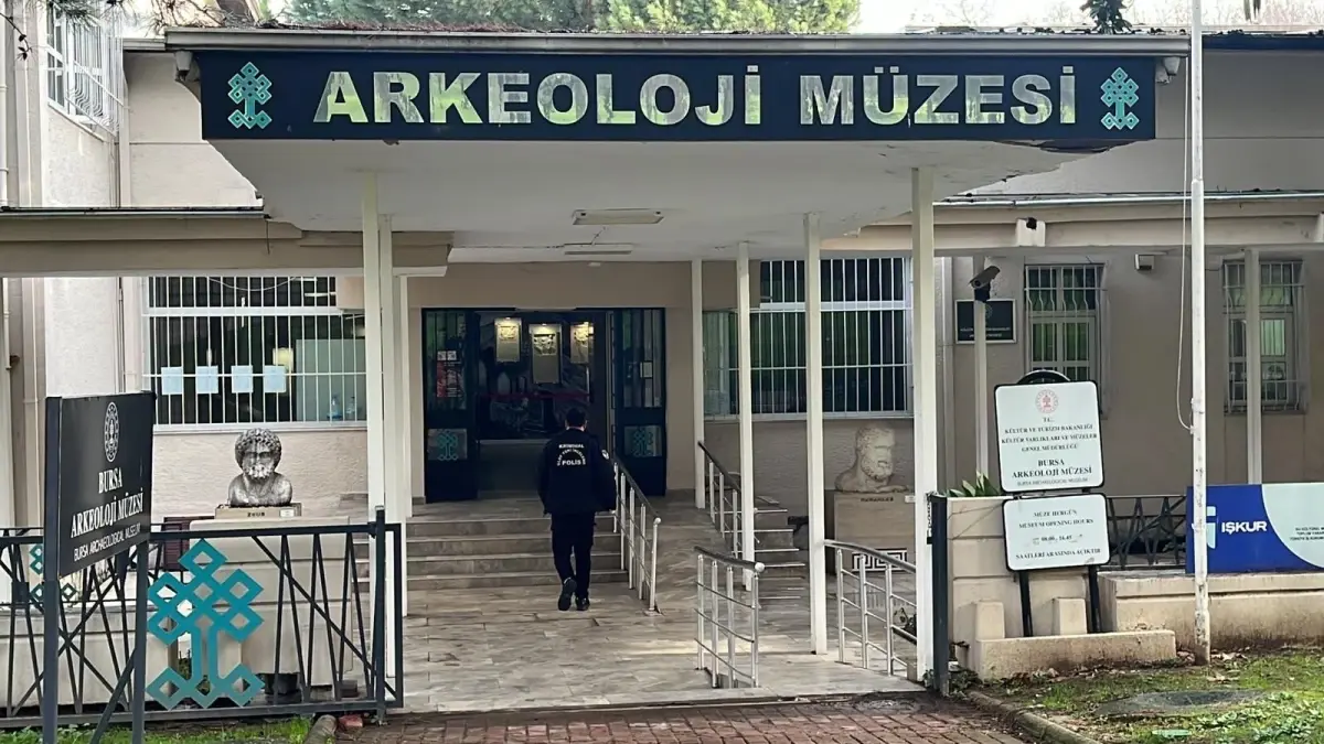 Evinde Sakladığı Top Mermisini Müzeye Getirdi, Şehirde Hareketlilik Başladı