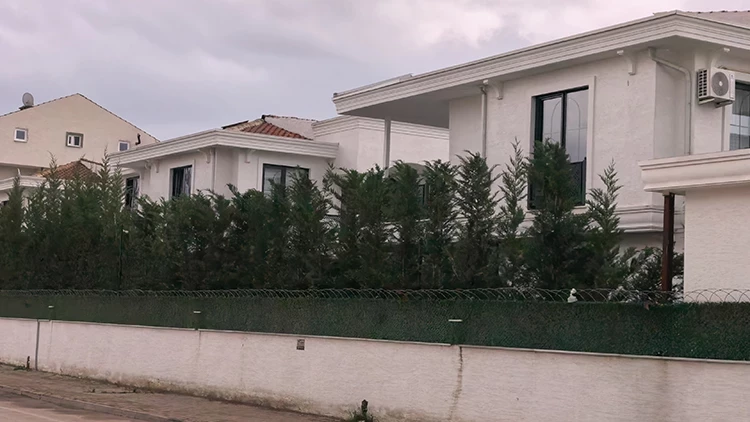 Villada Talihsiz Olay Temizliğe Gelen Kadın İkinci Kattan Düşüp Yaralandı