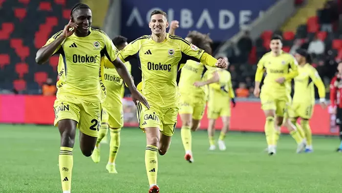 Fenerbahçe Gaziantep Deplasmanında Turladı: Yorumcular Maçı Değerlendirdi