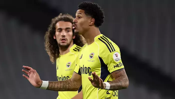 Fenerbahçe’de Karagümrük Yenilgisi Sonrası Kriz Büyüdü: Futbolcu Ailelerine Kadar Ulaştı