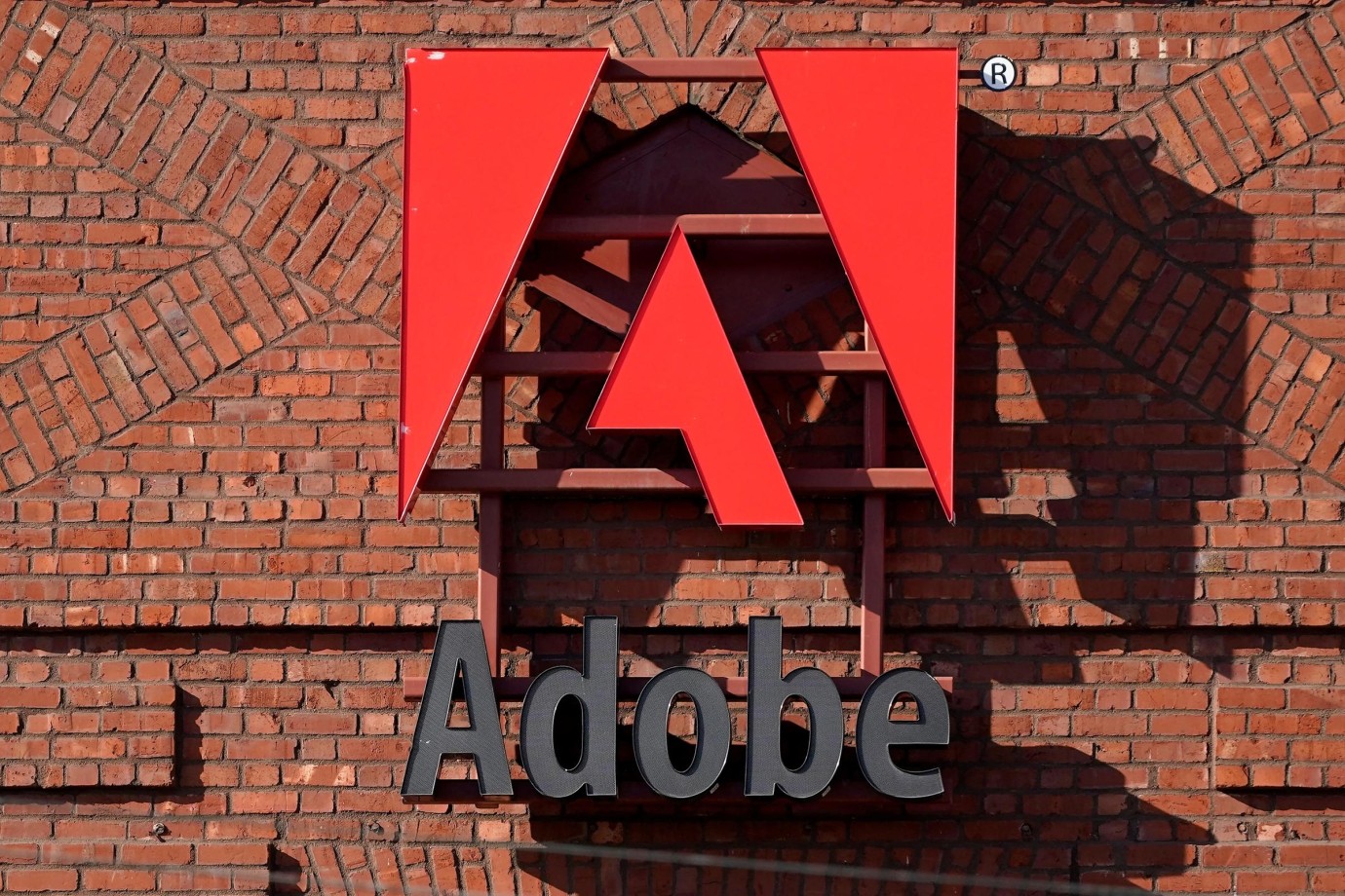 Adobe Abonelik İptali Krizi: 150 Milyon Dolar Tazminat Ödeyecek