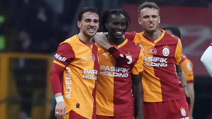 Galatasaray Başakşehir Engeli Rahat Geçti Spor Yazarlarından Dikkat Çeken Yorumlar