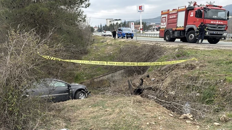Kastamonu’da Aileyi Yasa Boğan Kaza: Otomobil Menfeze Devrildi 1 Kişi Öldü 4 Kişi Yaralandı