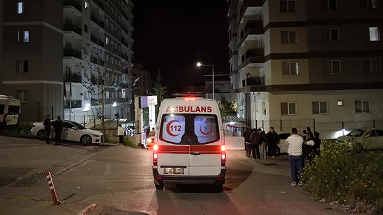 İzmir’de Kız Öğrenci Yurdunda 28 Öğrenci Hastaneye Kaldırıldı