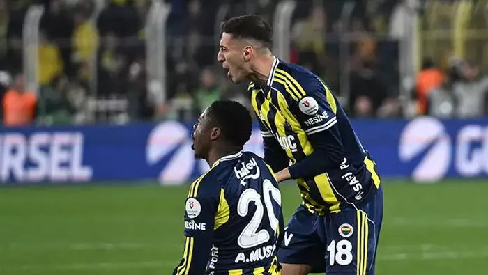 Fenerbahçe Rizespor Maçında Tartışmalı Kararlar Trio Programında Masaya Yatırıldı