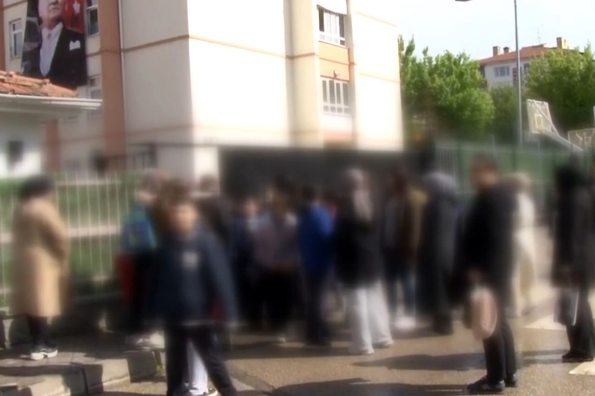 Sincan’da Okulda Silah Alarmı 5’inci Sınıf Öğrencisi 3 Gün Boyunca Tabancayla Derse Girmiş