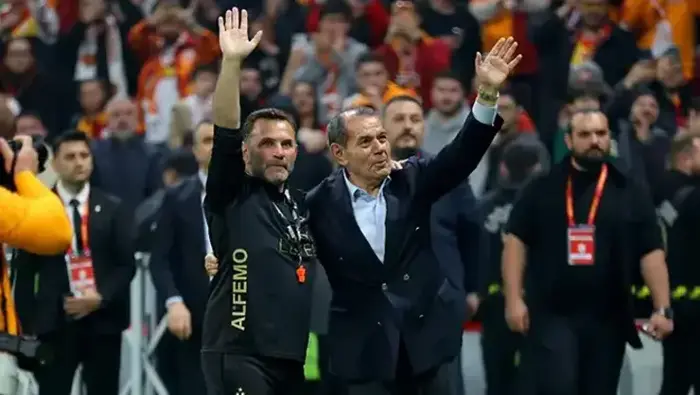 Galatasaray’da Transfer Gündemi Osimhen İddiası Ve İki Yıldız İsmi