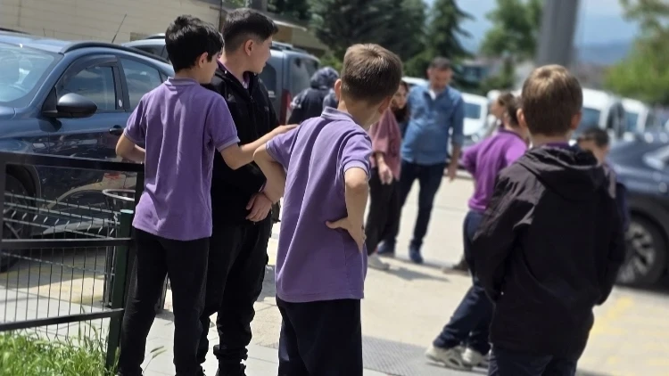 Bursa’da Çiğ Köfte Alarmı: İndirimli Ürünü Yiyen 28 Ortaokul Öğrencisi Hastaneye Kaldırıldı