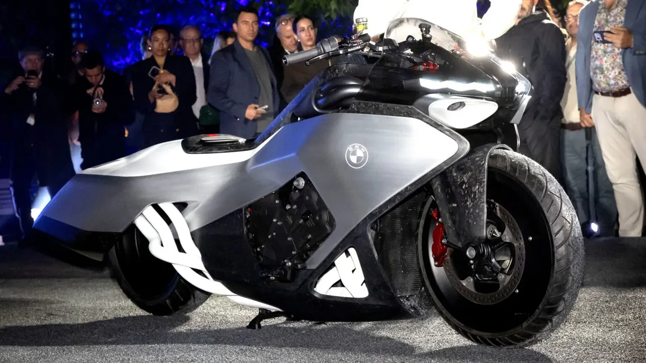 BMW Vision K18 Konsept Motosiklet Tanıtıldı 1.800cc’lik Güç Ve Sıra Dışı Tasarım