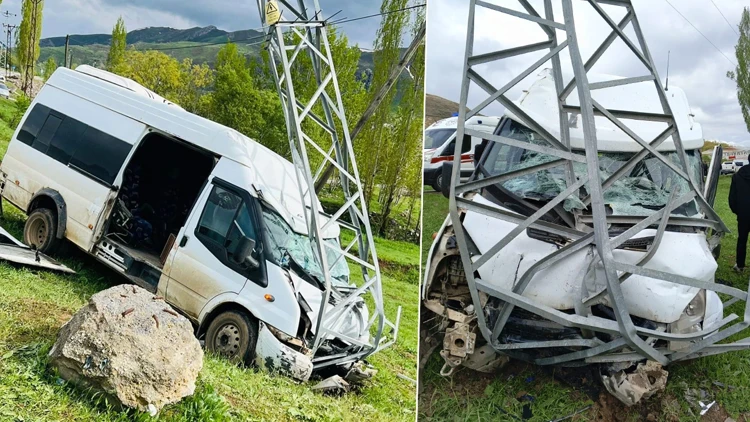 Şemdinli’de Minibüs Elektrik Direğine Çarptı 11 Kişi Yaralandı