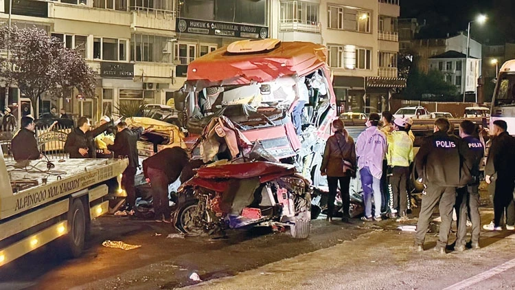 Türkiye Genelinde Zincirleme Kazalar Çok Sayıda Can Kaybına Yol Açtı
