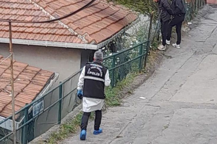 Sarıyer’de Bahçede Kalaşnikof Ve El Bombası Bulundu